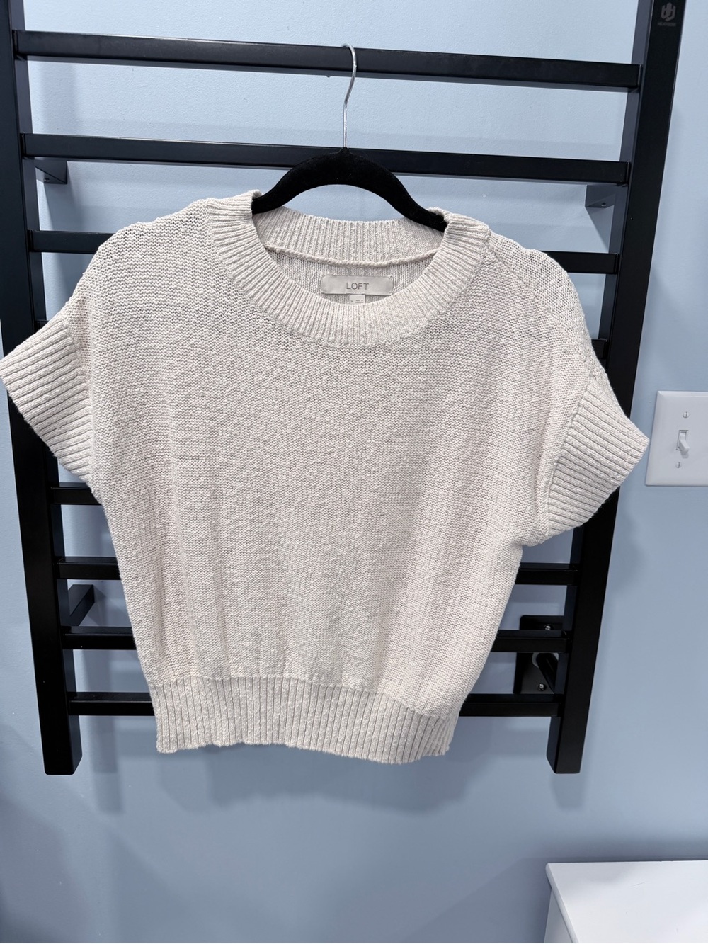 LOFT Cream Short-Sleeve Crewneck Sweater Top